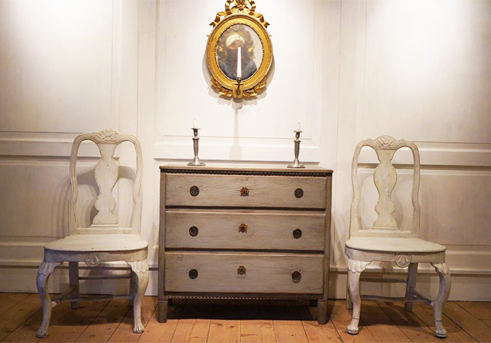 Gustavianische kleine kommode Kommde mit typischer Würfelzier, um 1800